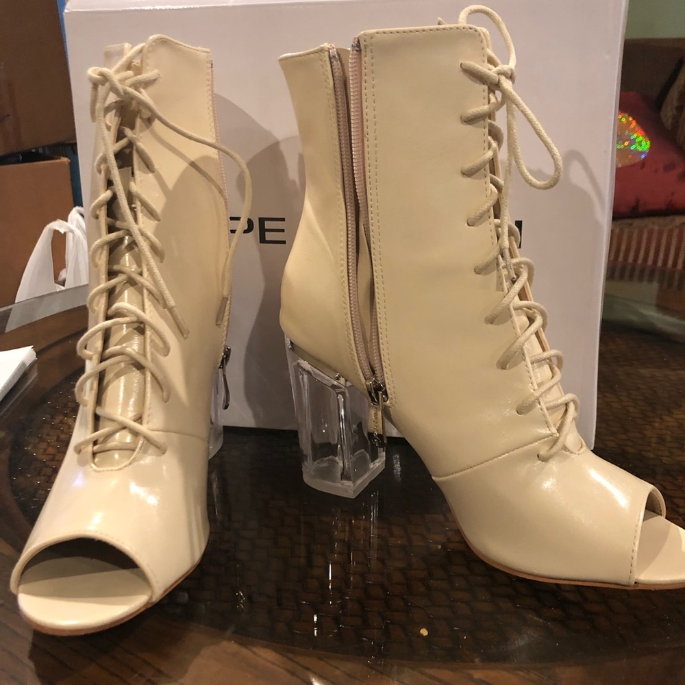 CAPE ROBBIN Nude Heeled Boots
